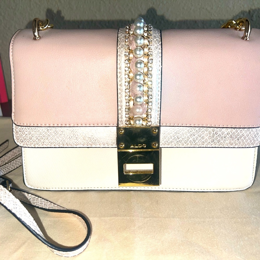 Soft Pink, Cream and Gold Pearl Hand bag.